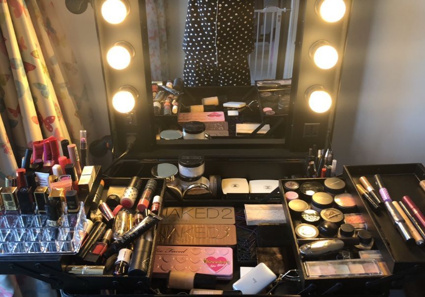 化妆跟妆的带灯化妆箱好用吗 化妆师专用化妆箱哪种合适