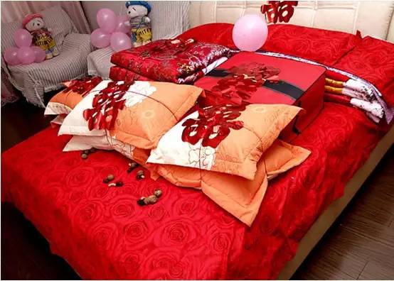 婚房结婚当天用什么铺地 婚房布置要注意什么