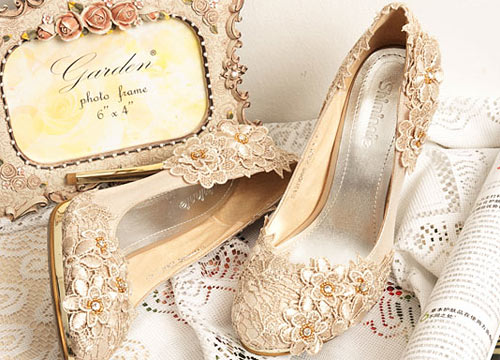 挑选婚鞋应该注意哪些 应该如何挑选婚鞋