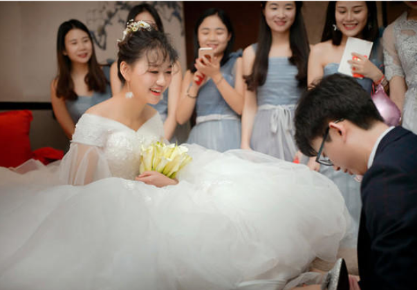 把婚鞋藏在哪里找不到 把婚鞋藏在哪里好