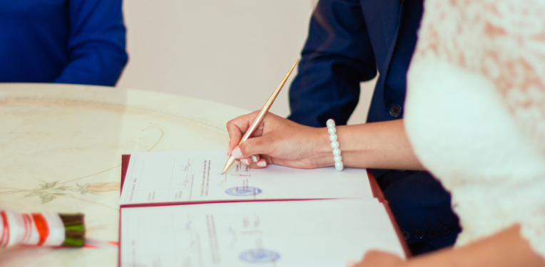 遗产是夫妻共同财产吗 遗产是夫妻共同财产么