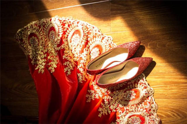 结婚请柬通知怎么写 微信结婚请柬通知怎么写