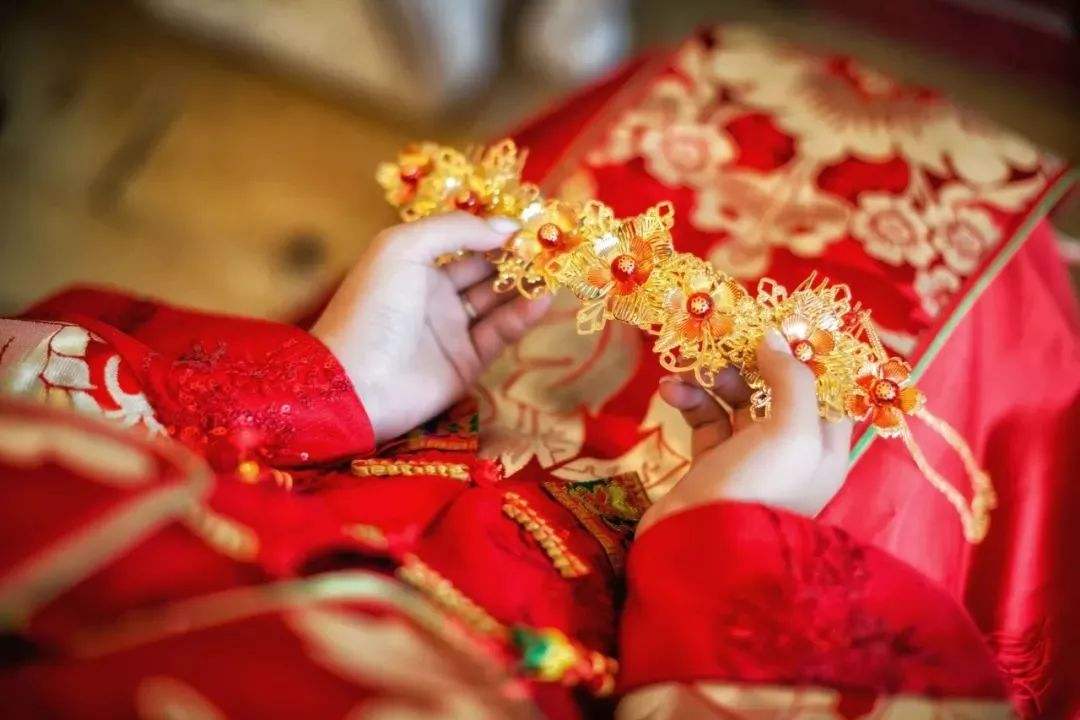 订婚需要喊最好朋友来吗