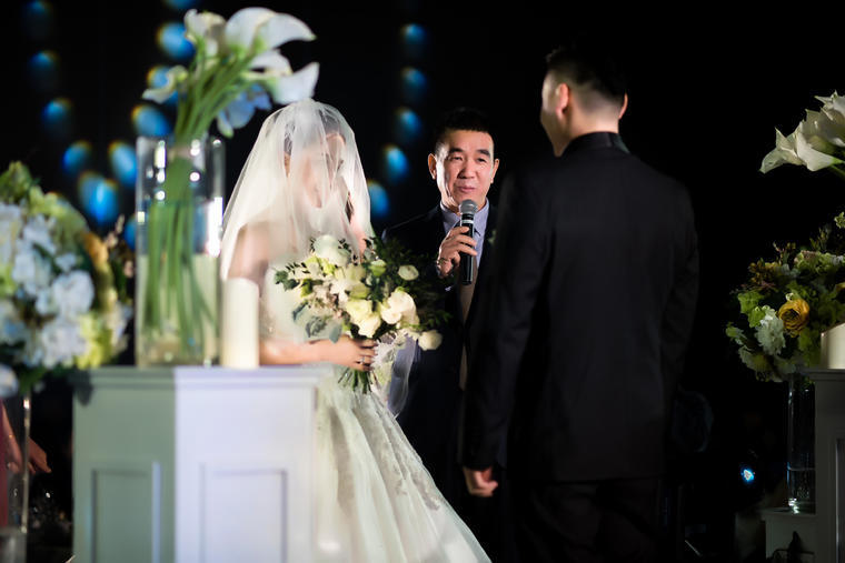 女婚礼主持人要求