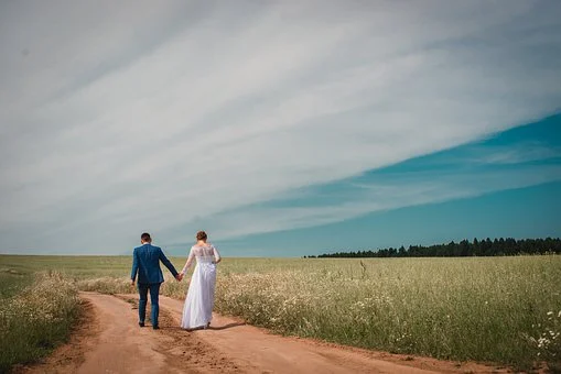 婚纱照价格什么时候比较优惠 婚纱去哪里购买比较划算