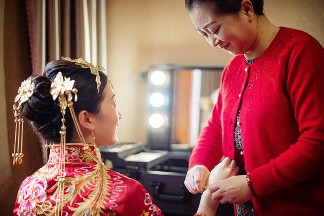 迎亲口才顺口溜 到女方家迎亲顺口溜