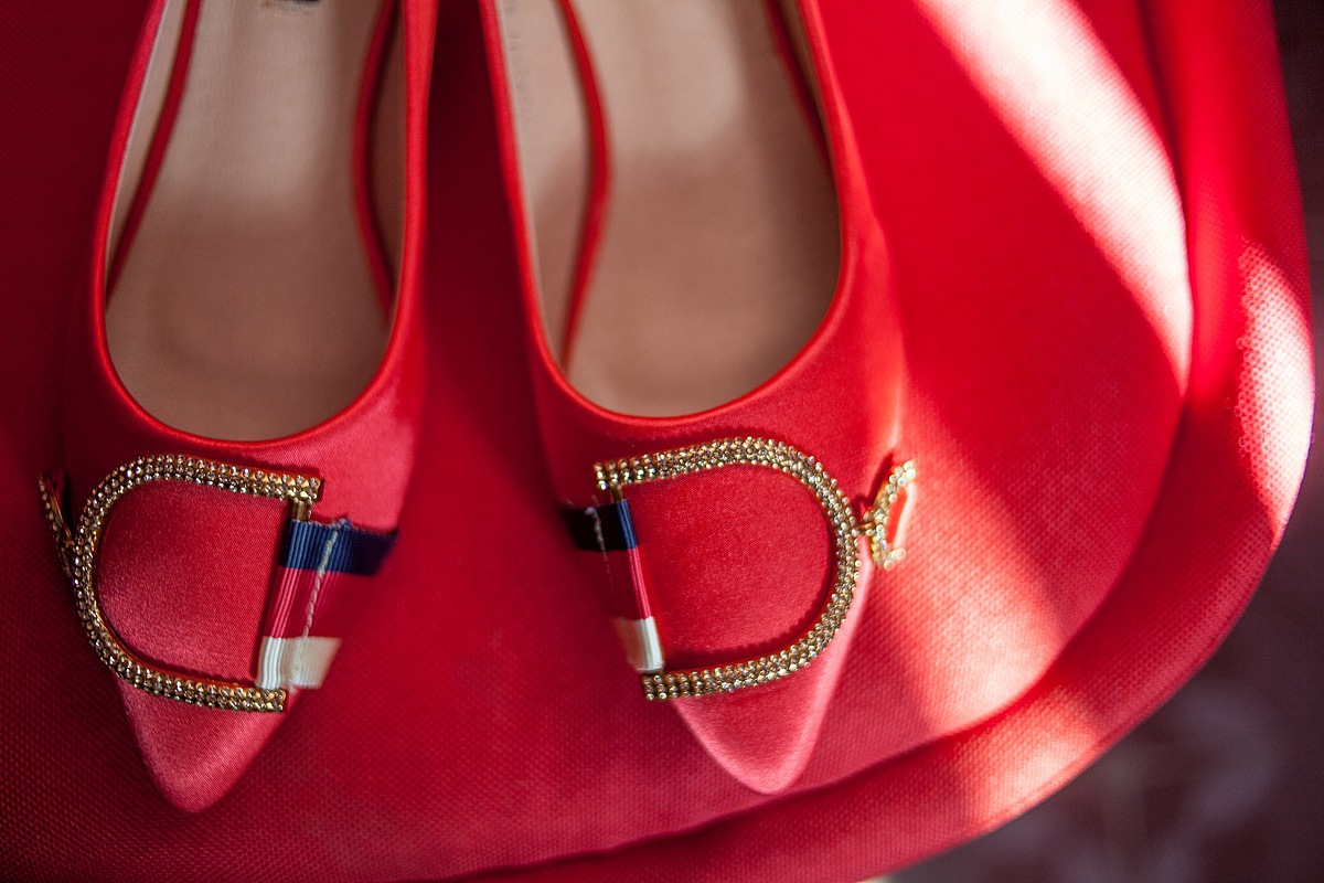 新娘的婚鞋应该怎么选择 为什么婚鞋要尽快穿坏