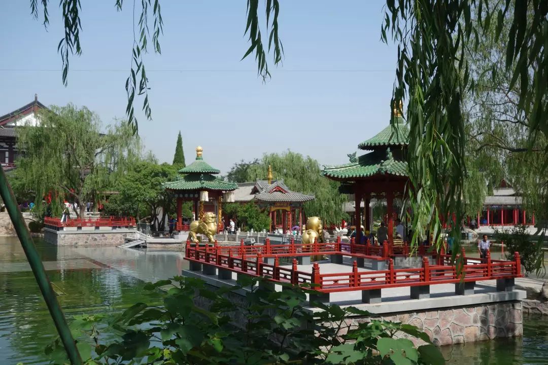 10月蜜月旅游去哪里 10月蜜月旅游去哪里国内