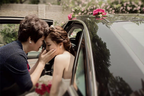 送闺女出嫁的古诗句 母亲送女儿出嫁的古诗