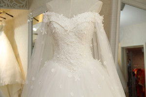 冬天订婚穿什么衣服