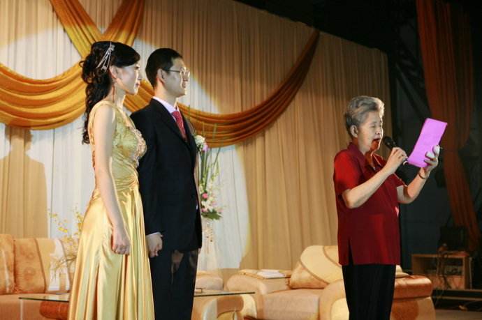 中秋主持婚礼司仪的台词