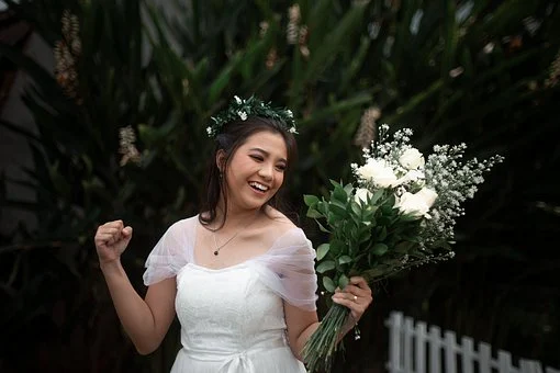 胸大拍婚纱照怎么办 胸大拍婚纱照选什么婚纱