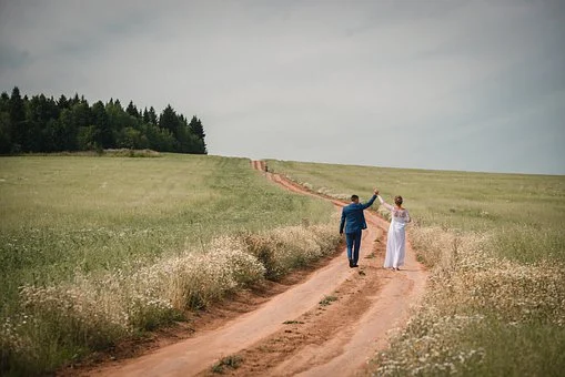 胸大拍婚纱照怎么办 胸大拍婚纱照选什么婚纱