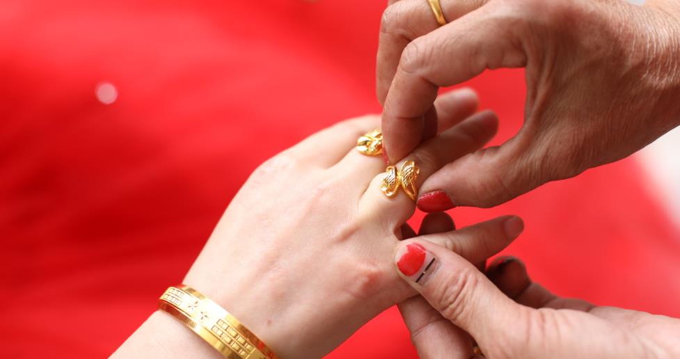 结婚有什么习俗 中国有哪些传统结婚风俗