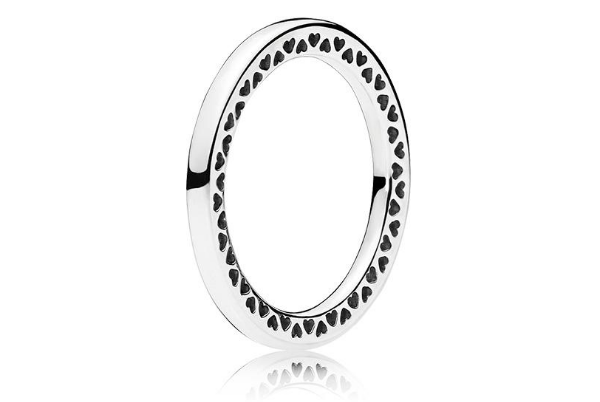 女人自己买戒指忌讳 女人给自己买戒指好不好