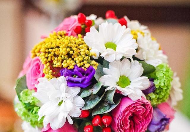 祝福一对新人的话有哪些 祝福一对新人的简短语句