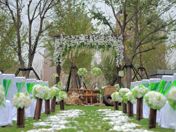 花园婚礼怎么布置