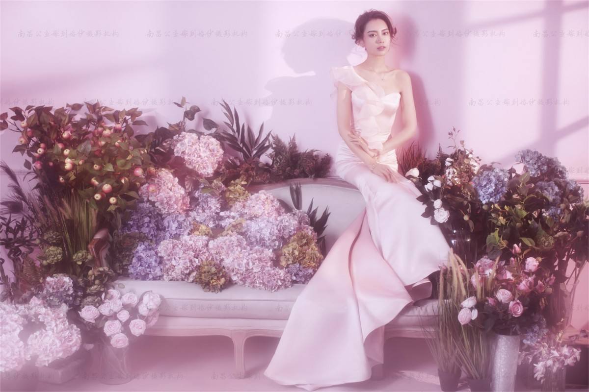 婚礼新娘需要几套衣服