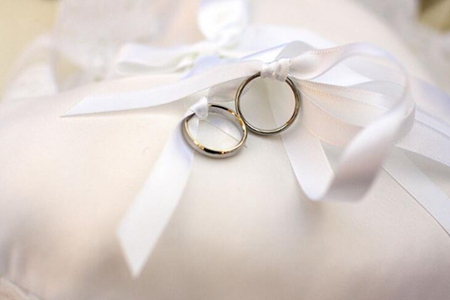 不俗气的新婚祝贺词四个字 简单大气的新婚祝贺词四个字