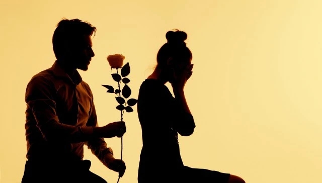 怎么和刚加的妹子聊天