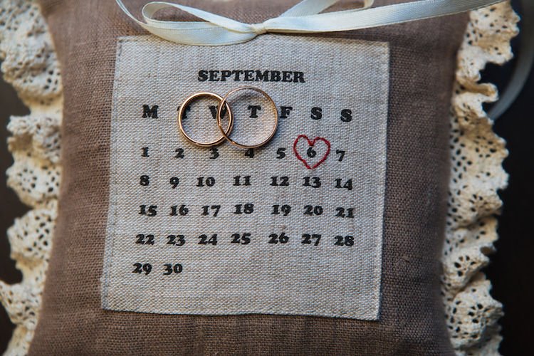 结婚请帖句子 朋友圈发结婚请柬配文简短