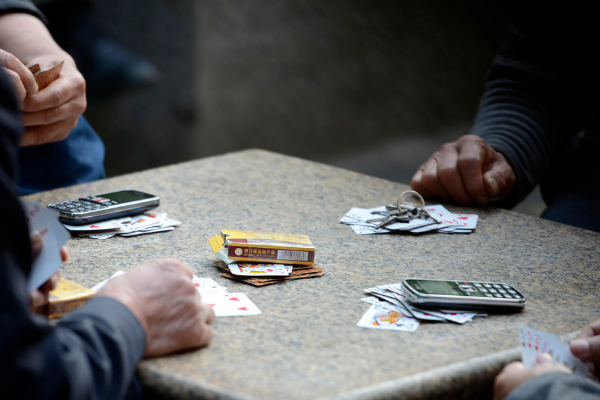 老公喜欢打牌怎么对付