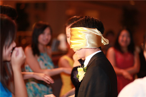 结婚堵门人讲究 结婚女方堵门人有什么讲究