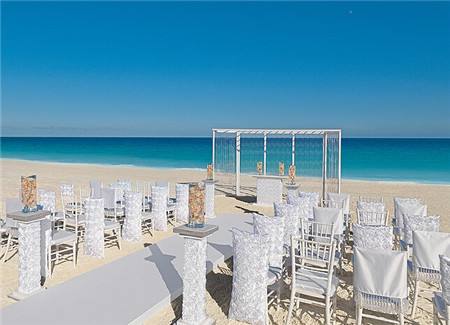 白色简约风格婚礼布置