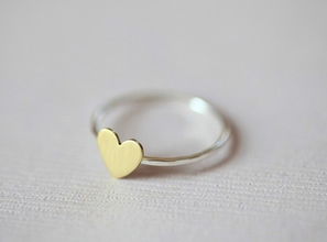 订婚戒指需要怎么选订 婚戒指有哪些知识点