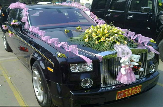 怎么装饰结婚婚车,结婚婚车装饰部分