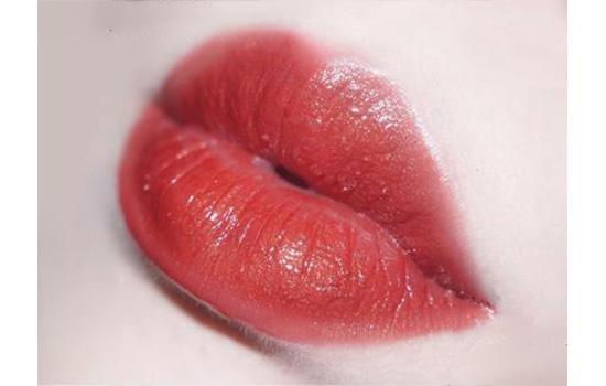 晒老公送口红的说说