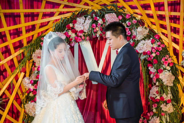 关于婚礼的主持人台词