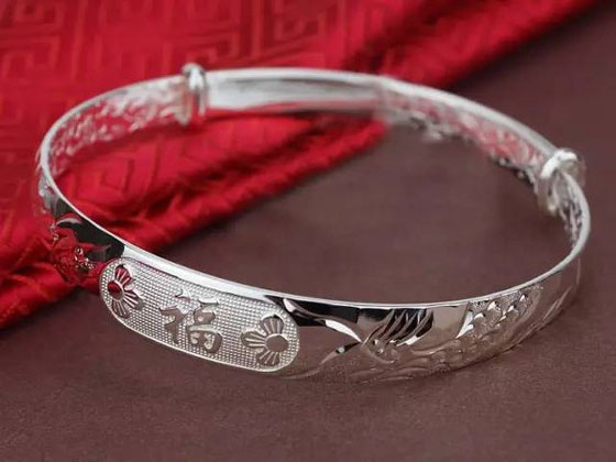 结婚带银手镯的好处 结婚带银手镯的有哪些禁忌