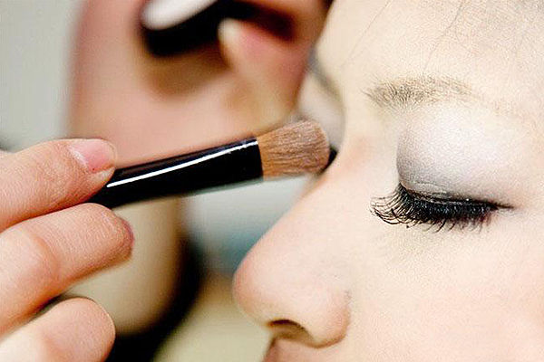 新娘跟妆朋友圈文案 新娘妆发朋友圈说说