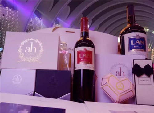 一般订婚用什么酒