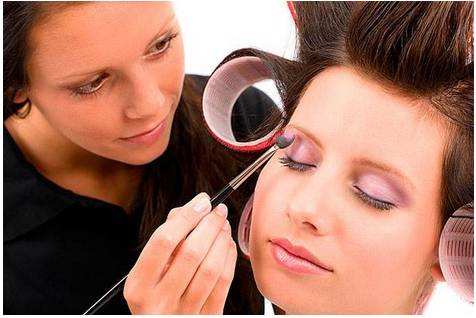 郑州新娘跟妆一般多少钱