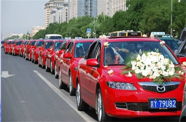 婚车前后是白车什么寓意,婚车车队用白色的车好不好