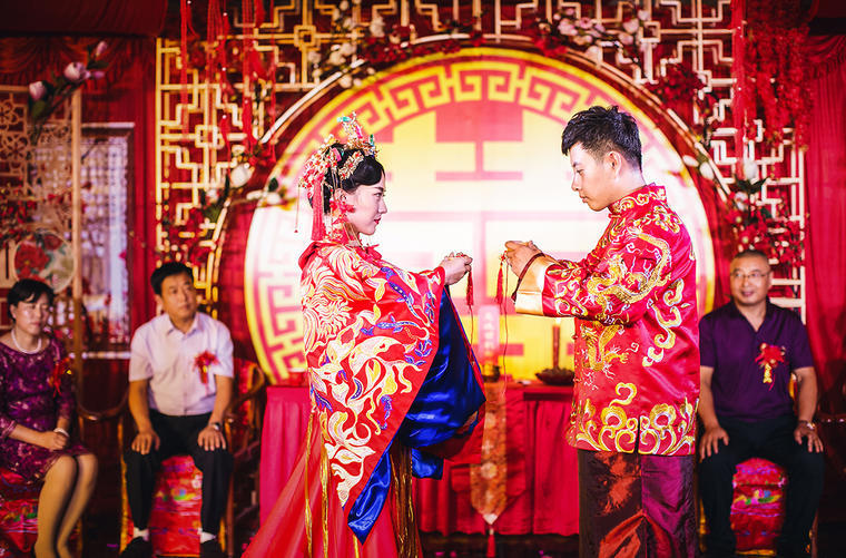 结婚主持人的主持稿怎么写