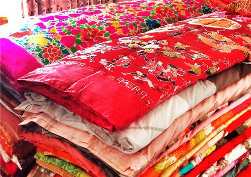 什么材质的被子最舒服 结婚买什么被子最好最实用