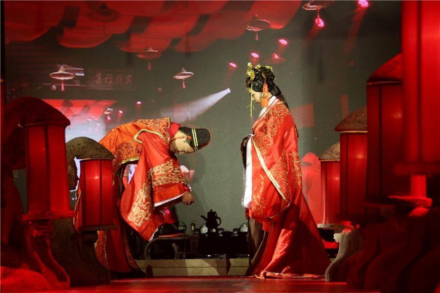 新娘冬天结婚穿什么衣服