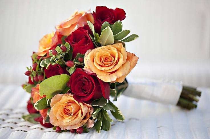 新娘手捧花红色