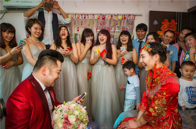 婚礼新郎新娘问答环节,婚礼现场新郎新娘默契问答