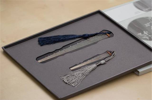 钻石婚礼物送什么东西 钻石婚应该送什么礼物