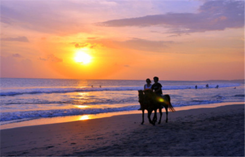 朋友圈旅游心情短语 朋友圈旅游心情短语接地气