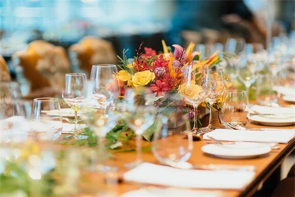 一桌满月酒酒席大概多少钱  办满月酒酒席一桌多少钱