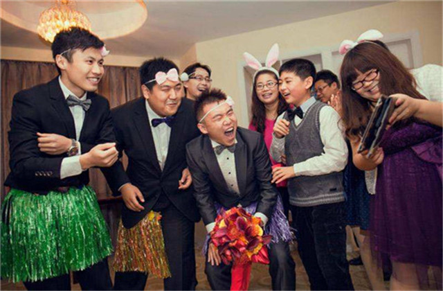 婚礼现场问新娘问题,司仪问新娘问题大全