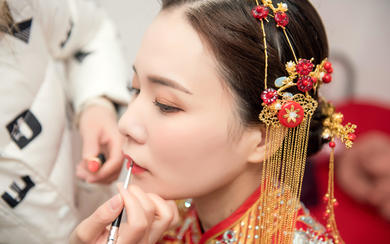 结婚当天新娘去哪化妆 结婚当天新娘妆容怎么化