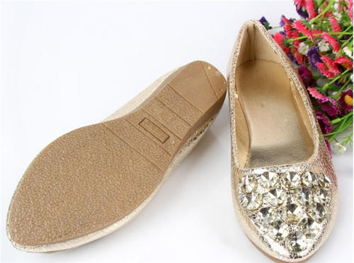 伴娘鞋子应该穿什么