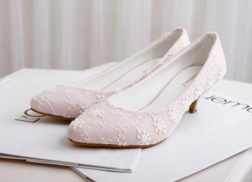 伴娘鞋子应该穿什么