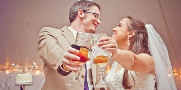 婚礼敬酒双方父母要一块吗 婚礼敬酒需要父母陪同吗